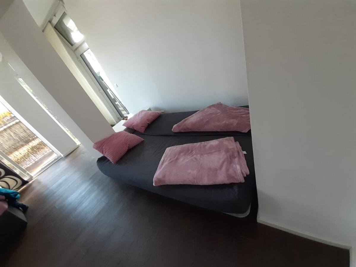 Luxurioese Wohnung Mit Eigenem Garten Augsburg Exterior foto