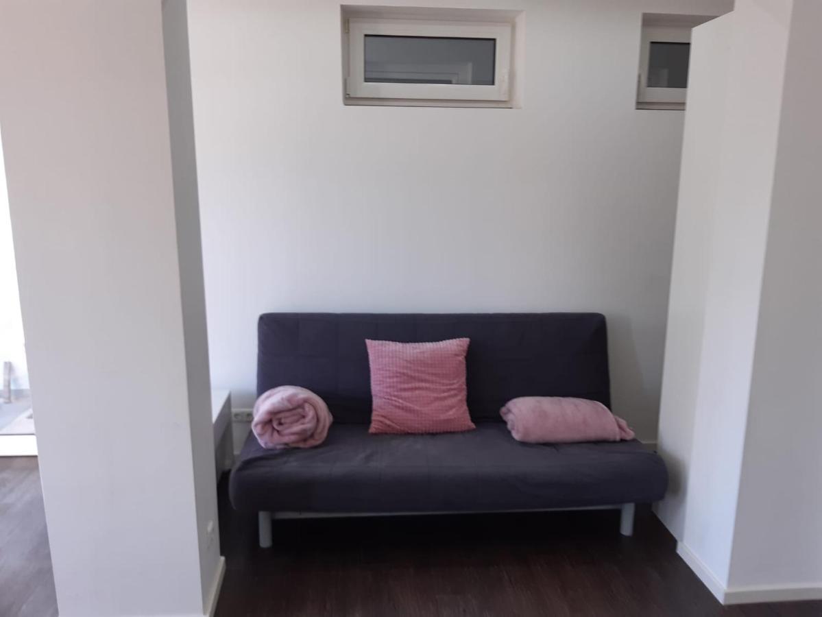 Luxurioese Wohnung Mit Eigenem Garten Augsburg Exterior foto